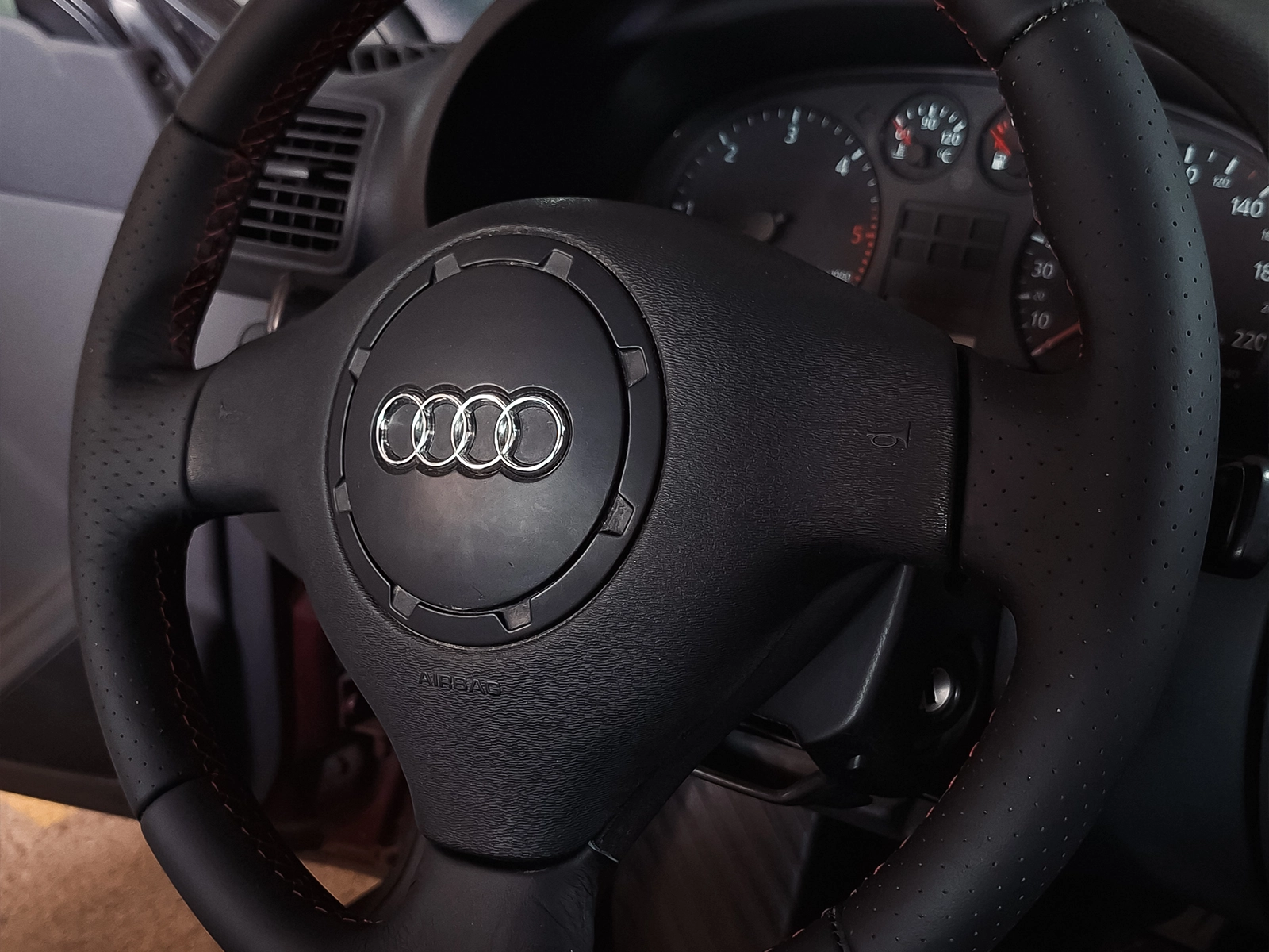 Personalização de interior automóvel pela B&M Automotive Studio
